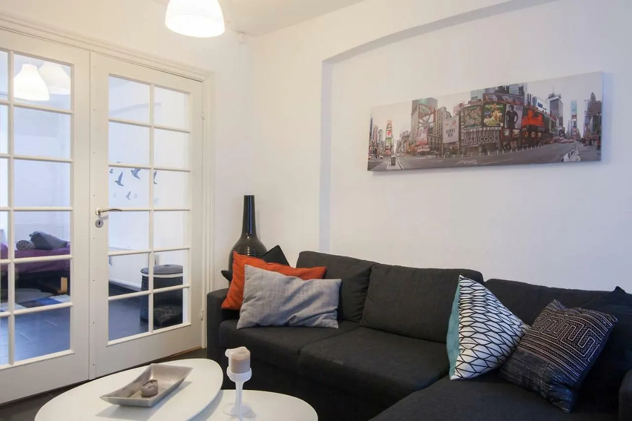 Trendy Basement Apartment Vesterbro contacts
